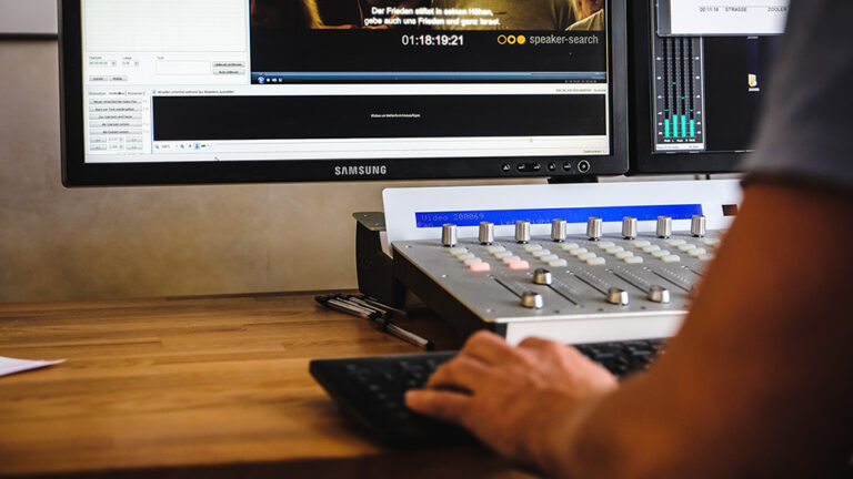 Für Barrierefreiheit in Filmen: Audiodeskription von Videoinhalten